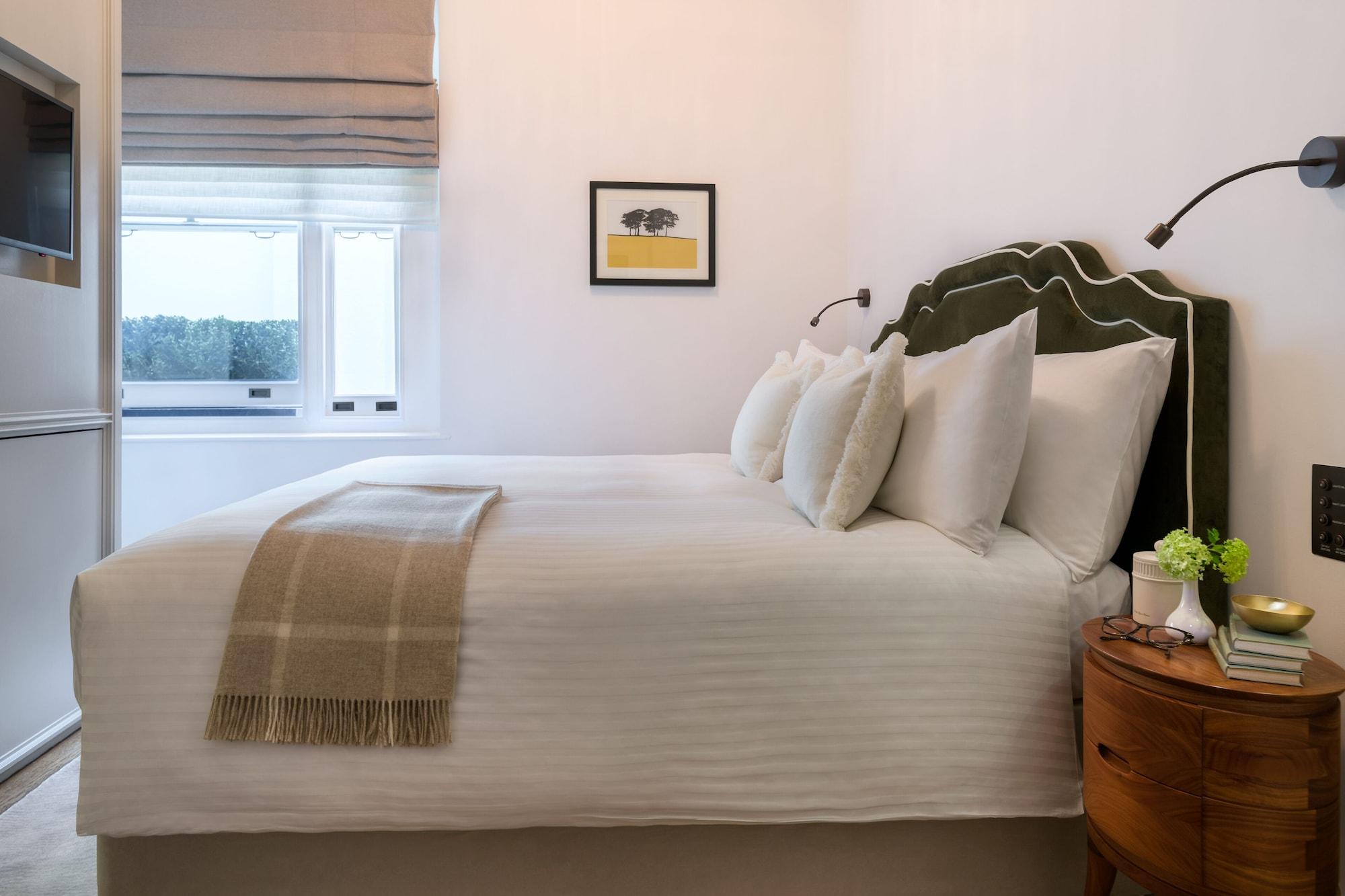 The Adria 5* Londres